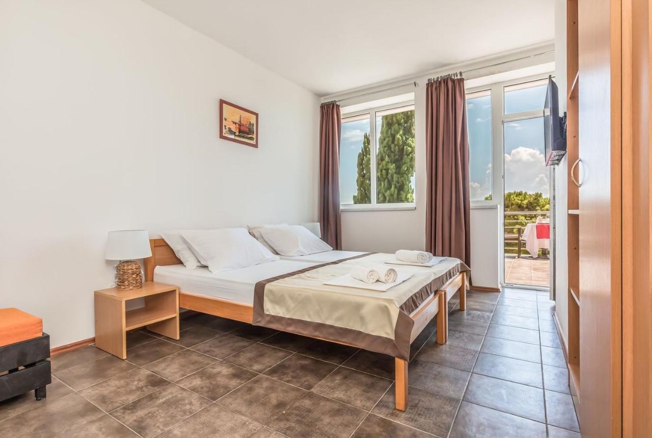 Motel Ljetni Raj Baška Voda Exterior foto